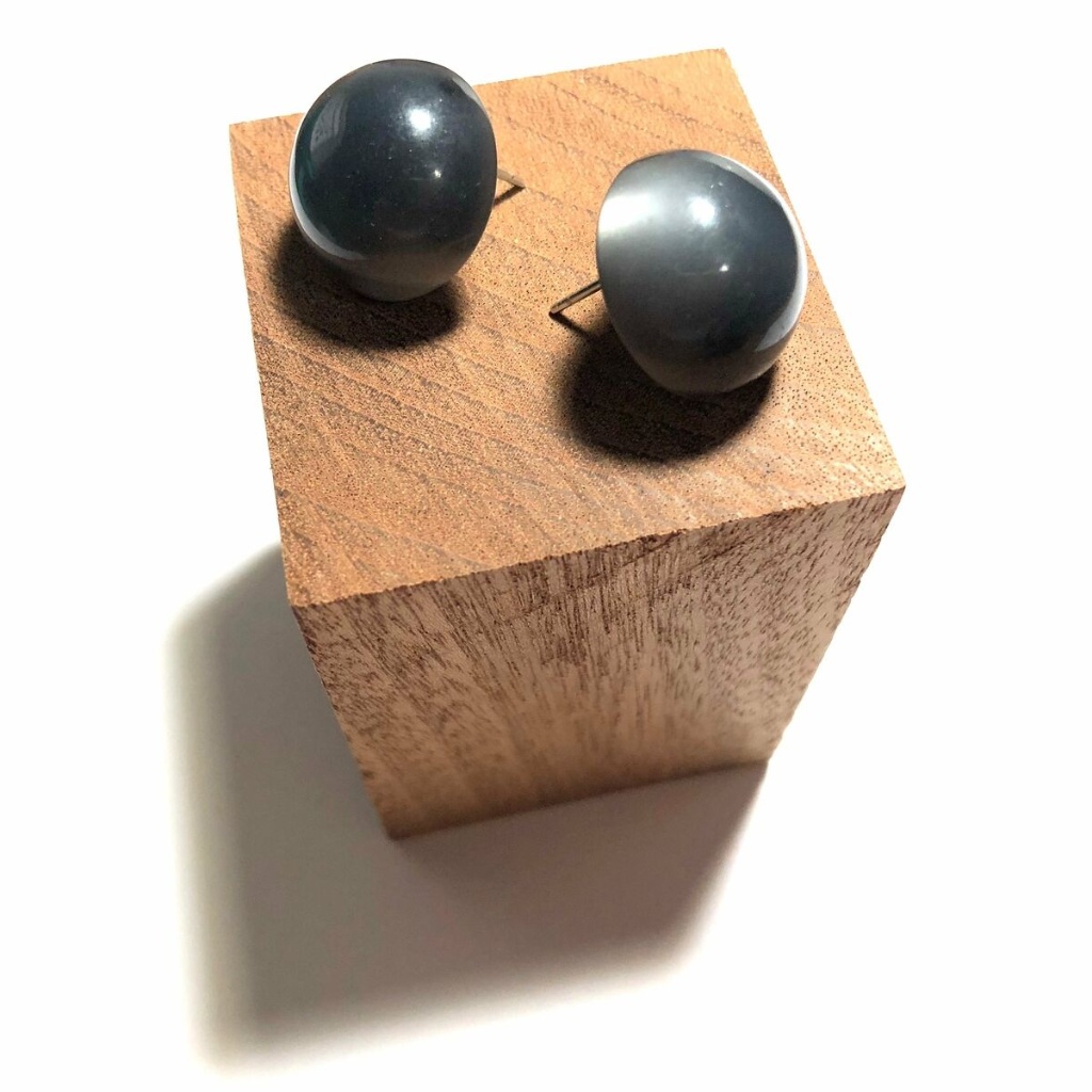 Vintage Moonglow Lucite Retro Button Stud Earrings 18$